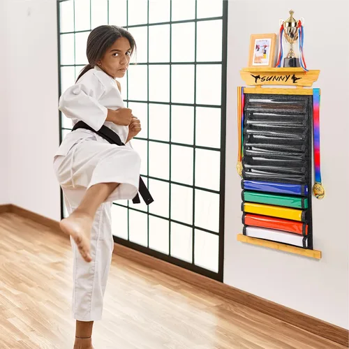 Vista 6 de Tilhumt 10/12 Belts Karate Belt Display Rack with Photo Shelf, Felt Taekwondo Belt Display Rack Martial Arts Belt Display for Adults TKD, BJJ