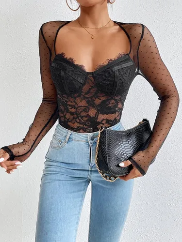Vista 5 de WDIRARA Body ajustado de manga larga con cuello corazón de encaje y lunares para mujer