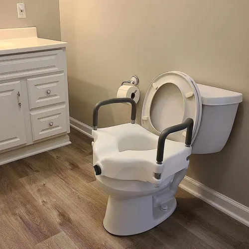 Vista 4 de ProBasics E-Z Lock - Asiento de inodoro elevado con asas, elevador de asiento de inodoro de 4.5 pulgadas con brazos, se adapta a la mayoría