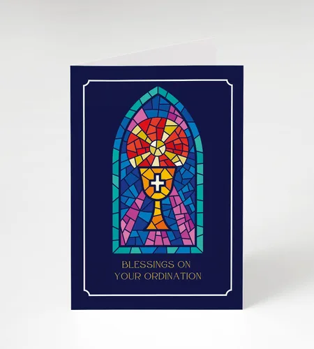 Vista 11 de Tarjeta de felicitación de aniversario de ordenación con sobre, diseño cristiano de vitrales con mensaje de bendición, tarjeta religiosa premium