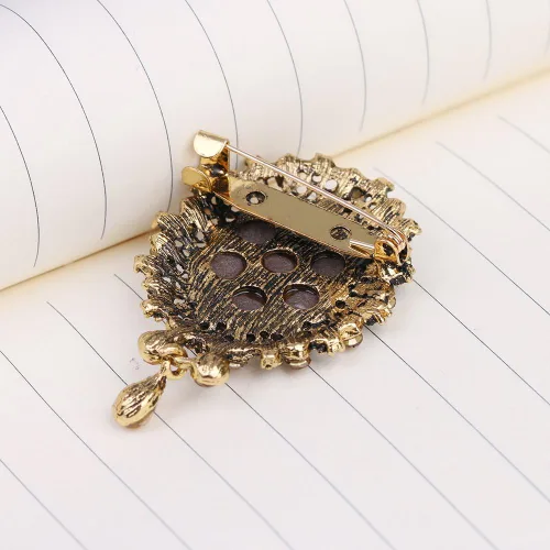 Vista 3 de lureme Cameo de belleza victoriana elegante vintage con broche de cristal (br000017)
