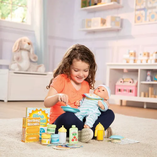 Vista 2 de Melissa & Doug Mine to Love - Juego de comida para muñecas con botella, tarros de comida para bebé, bolsa de aperitivos y más (24 unidades)
