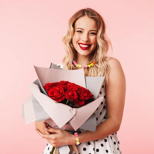 Vista 6 de Whaline 200 cuentas de madera para el día de San Valentín, cuentas de madera de corazón de conversación de dulces con cuerda de cáñamo, cuentas