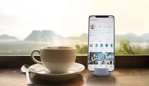 Vista 8 de GoDonut Mini llavero portátil para teléfono celular, accesorio de escritorio perfecto para viajes, oficina y mesita de noche, compatible con iPad