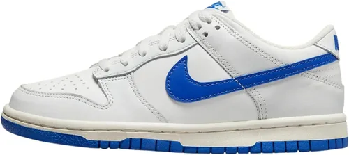 Vista 492 de Nike Kid's Dunk Low Sneaker