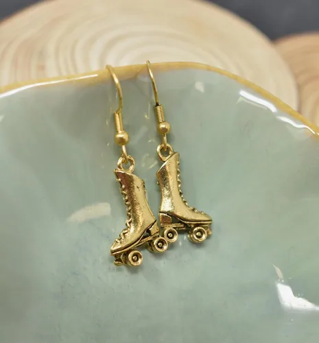 Vista 3 de Roller Skate Earrings in 24K Gold Plated Pewter Roller Skate Earrings. Roller Skate Gifts.