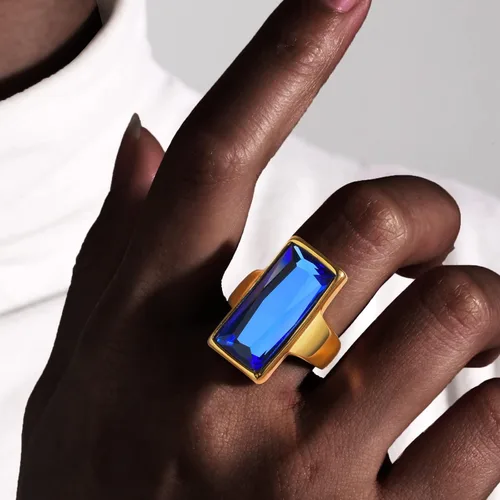 Vista 3 de VNOX Anillo de ónix rectangular de acero inoxidable chapado en oro de cristal negro vintage para mujer