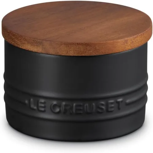 Vista 24 de Le Creuset Signature Salero y Recipiente de Almacenamiento con Tapa de Madera, 26 oz., Cerise