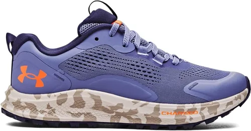 Vista 2 de Under Armour Charged - Tenis de correr para mujer