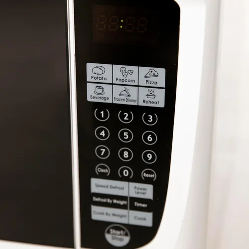 Vista 3 de Avanti MO1450TW Horno microondas compacto de 1000 vatios con 9 ajustes de cocción preestablecidos, descongelación de velocidad, panel de control