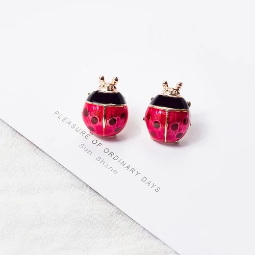 Vista 3 de 2 pares de pendientes de mariquita con circonita cúbica para mujer, diseño de insectos y mariquitas, diseño de lunares, color negro, rojo