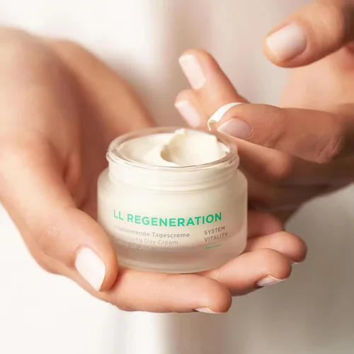 Vista 6 de ANNEMARIE BÖRLIND - LL REGENERATION Crema de día revitalizante - Vitamina C E natural y crema facial antienvejecimiento retinoide para una piel