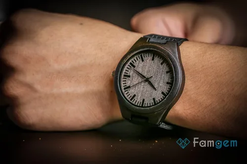 Vista 6 de Famgem - Reloj de pulsera para hombre con grabado de madera, correa de cuero personalizada, correa de cuero
