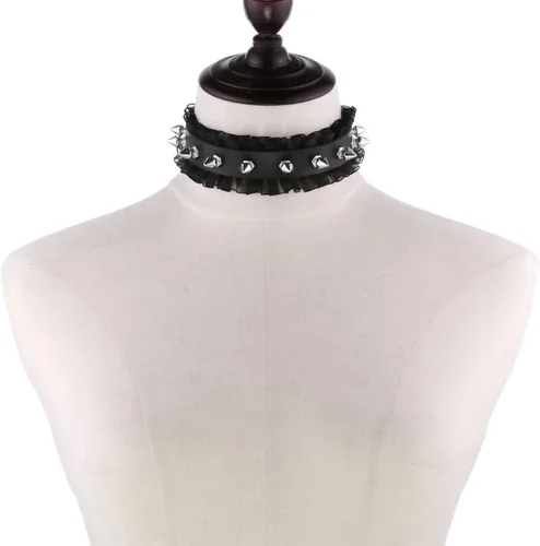 Vista 5 de Gargantilla de piel gótica para mujer, con remaches de encaje y cuello ajustable