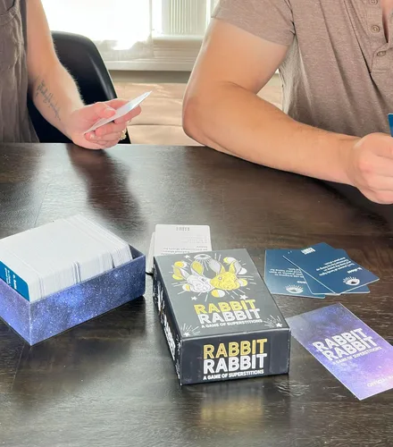 Vista 13 de Rabbit Rabbit: A Game of Superstitions, Myths & Folklore Trivia - Juego de cartas
