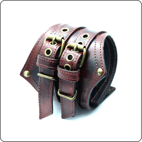 Vista 4 de Pulsera de cuero ancho con hebilla de cinturón punk rock