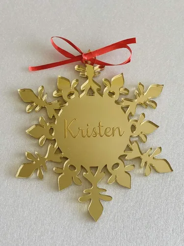 Vista 4 de Adornos para árbol de Navidad, copos de nieve acrílicos espejados personalizados, adornos de nombre colgantes, regalo de recuerdo de cristal hecho a