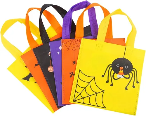 Vista 6 de CCINEE 24 bolsas no tejidas para golosinas, 8 bolsas de fiesta con patrón de Halloween, bolsas de fiesta con asas para niños, suministros de regalo