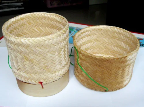 Vista 2 de Cesta de arroz tailandesa adhesiva (paquete de 4) contenedor de arroz de bambú hecho a mano