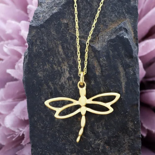 Vista 3 de Collar con dije de insecto de libélula, joyería para mujer en oro de 14 quilates sobre plata de ley junto con cadena de plata de 18 pulgadas