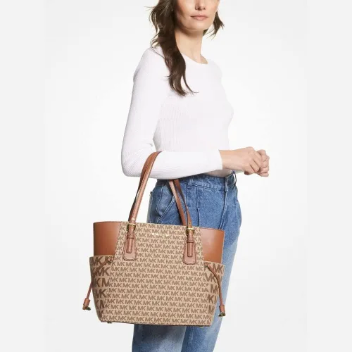 Vista 3 de MICHAEL Michael Kors Voyager EastWest Signature Tote