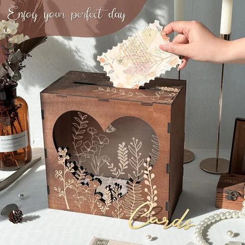 Vista 2 de Caja de tarjetas de boda marrón OurWarm para recepción con ventana acrílica en forma de corazón, caja de regalo de madera para boda