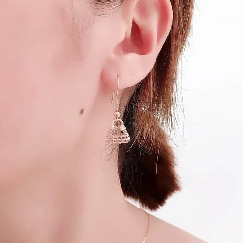 Vista 5 de SAGEKING 2024 New 585 Purple Gold Plated 14K Rose Gold Exquisite Line Geometric Earrings For Women Unique Charm Sparkling Luxury Party Jewelry