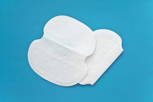 Vista 3 de Almohadillas autoadhesivas antisudor para mantener las axilas secas y proteger la ropa para hombres y mujeres, invisibles, cómodas