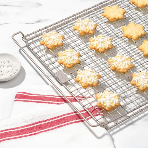 Vista 7 de OXO Good Grips - Juego de discos navideños para galletas, Metálico