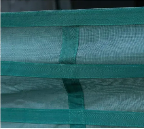 Vista 3 de Dura-Tech Protector de pasillo Color negro Se expande de 10 a 12 pies Malla de nailon de alta visibilidad Promueve el máximo flujo de aire