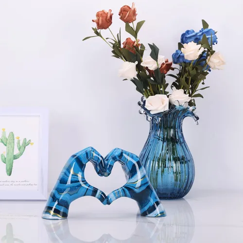 Vista 3 de Decoración colorida de mano en forma de corazón, estatua de mano en forma de corazón, escultura de dedo de amor para decoración de boda, adecuada