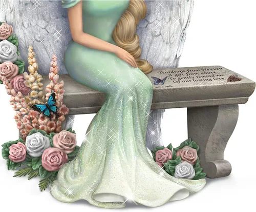 Vista 4 de Escultura de ángel de recuerdo pintada a mano con lágrimas del cielo inspirada en las ilustraciones de Lena Liu con un atrapasoles prismático