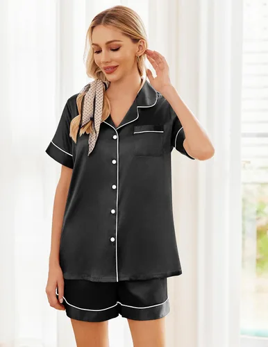Vista 4 de Ekouaer Conjunto de pijama de satén de seda para mujer, suave, de manga corta, con botones, ropa para dormir, camiseta y pantalones cortos, juego