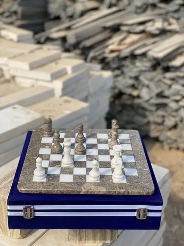Vista 3 de Juego de ajedrez de mármol hecho a mano de 15 pulgadas con caja de regalo de terciopelo azul, tablero de ajedrez de piedra y piezas talladas