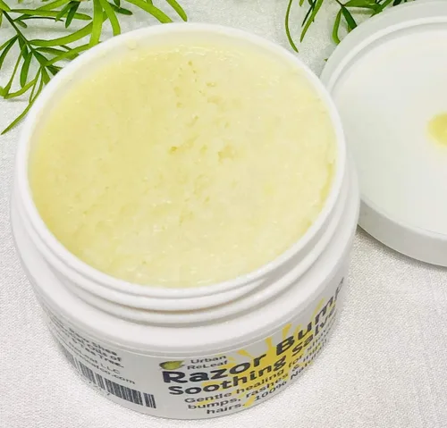 Vista 2 de Urban ReLeaf Salva calmante RAZOR BUMP! 1 oz. Calma rápidamente golpes, erupciones, pelos encarnados y quemaduras de afeitar. 100% natural, vegano.