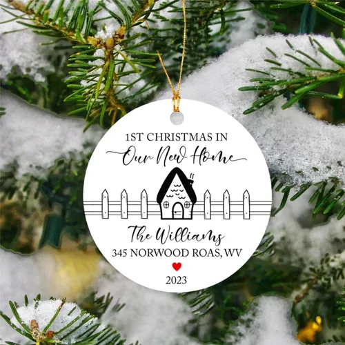 Vista 4 de Adorno de nuestra primera Navidad en nuestro nuevo hogar, regalos para casa nueva, adorno personalizado de Navidad para el nuevo hogar, regalos