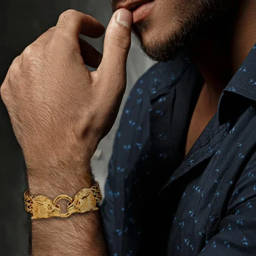 Vista 2 de COOLSTEELANDBEYOND Biker - Pulsera de acero inoxidable para hombre con cabeza de lobo con cierre de anillo de resorte