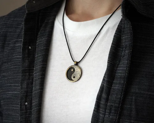 Vista 57 de Collar Yin Yang para hombre, joyería colgante de alta calidad de aspecto antiguo, regalos de Yin Yang, joyería vikinga para hombres
