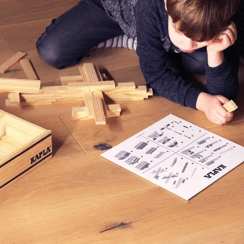 Vista 2 de KAPLA Juego de construcción de madera 100 tablones de construcción