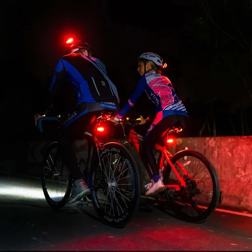 Vista 8 de Paquete de 2 luces traseras de bicicleta recargable, luz trasera roja para bicicleta de noche, luces traseras de bicicleta con gran duración
