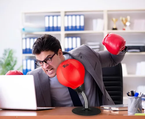 Vista 2 de Tech Tools - Saco de boxeo de escritorio Stress Buster - Se adhiere a tu escritorio, regalos de elefante blanco para compañeros de trabajo, hombres