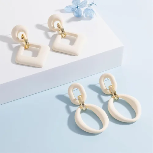 Vista 3 de SELOVO Juego de 2 aretes acrílicos de verano, juego de pendientes de forma cuadrada ovalada colorida
