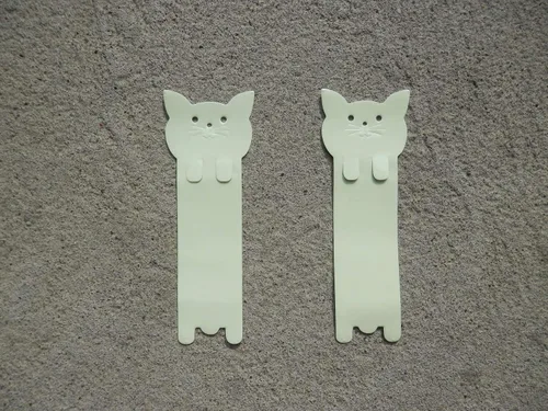 Vista 2 de CAT BOOKMARKS ~ Glow In The Dark! ~ Set of 2 ~ for Gifts Presents Awards Book Lovers Diary Notebook School Textbook Reader Album Planner Letter