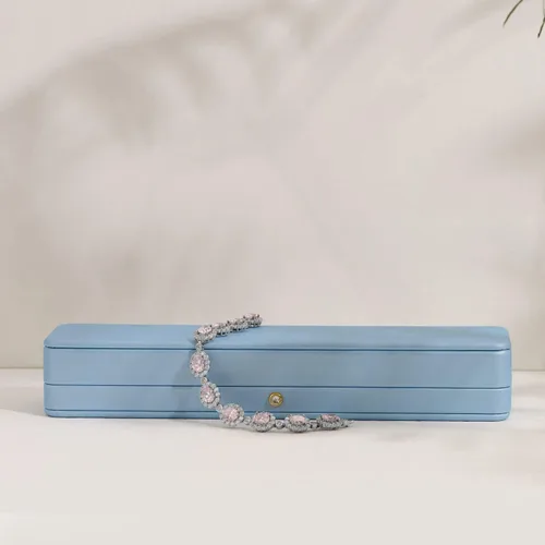 Vista 6 de Oirlv Elegante caja de collar azul cielo, caja de presentación de collar de terciopelo blanco interior de cadena larga pulsera collar estuche