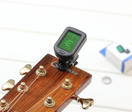Vista 7 de AXLOFO® Afinador de guitarra con clip para todos los instrumentos, ukelele, guitarra, bajo, mandolina, violín, banjo, pantalla LCD, rotación de 360