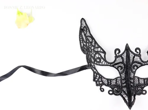 Vista 6 de Bonnie Z. Leonardo Máscaras de mascarada para mujer A-gato negro
