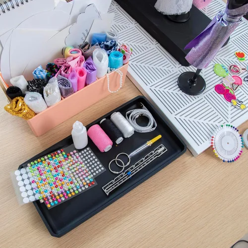 Vista 8 de MindWare Kits de diseño de moda a partir de 8 años - Run The Runway Kit de manualidades para niñas - Actividad de aprendizaje creativa para niños
