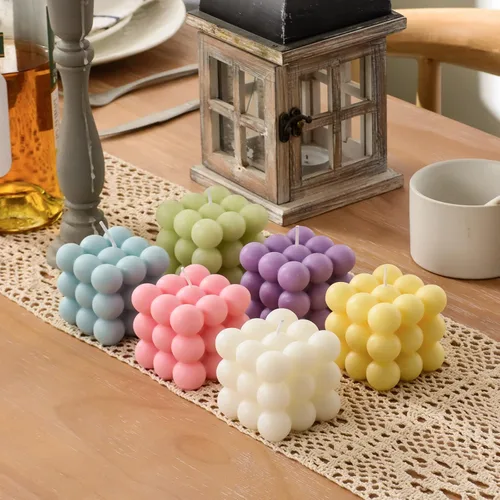 Vista 6 de ACITHGL Bubble Candle - Cubo de cera de soja para decoración del hogar, juego de velas perfumadas de 2 piezas (blanco + rosa)