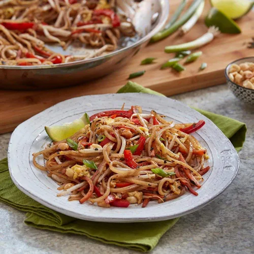 Vista 5 de Thai Kitchen Salsa Pad Thai (Sin Gluten), 8 fl oz