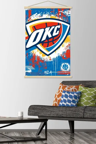 Vista 2 de Trends International NBA Oklahoma City Thunder - Póster de pared con logotipo Maximalist 23 con marco magnético